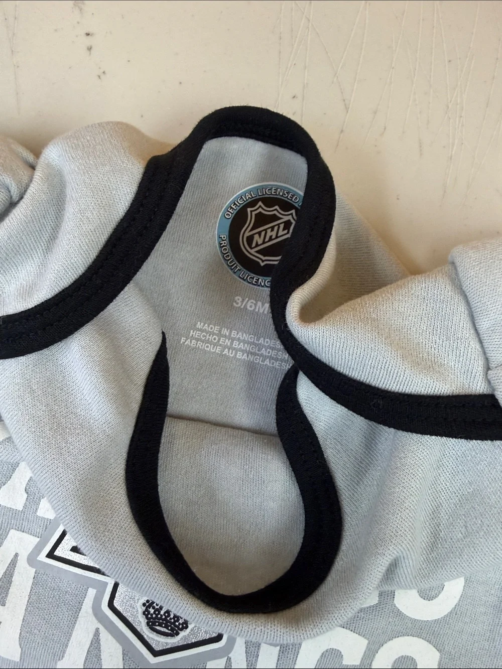 Los Angeles Kings Baby One-Piece Bodysuit in Light Gray size 3-6 months for gi